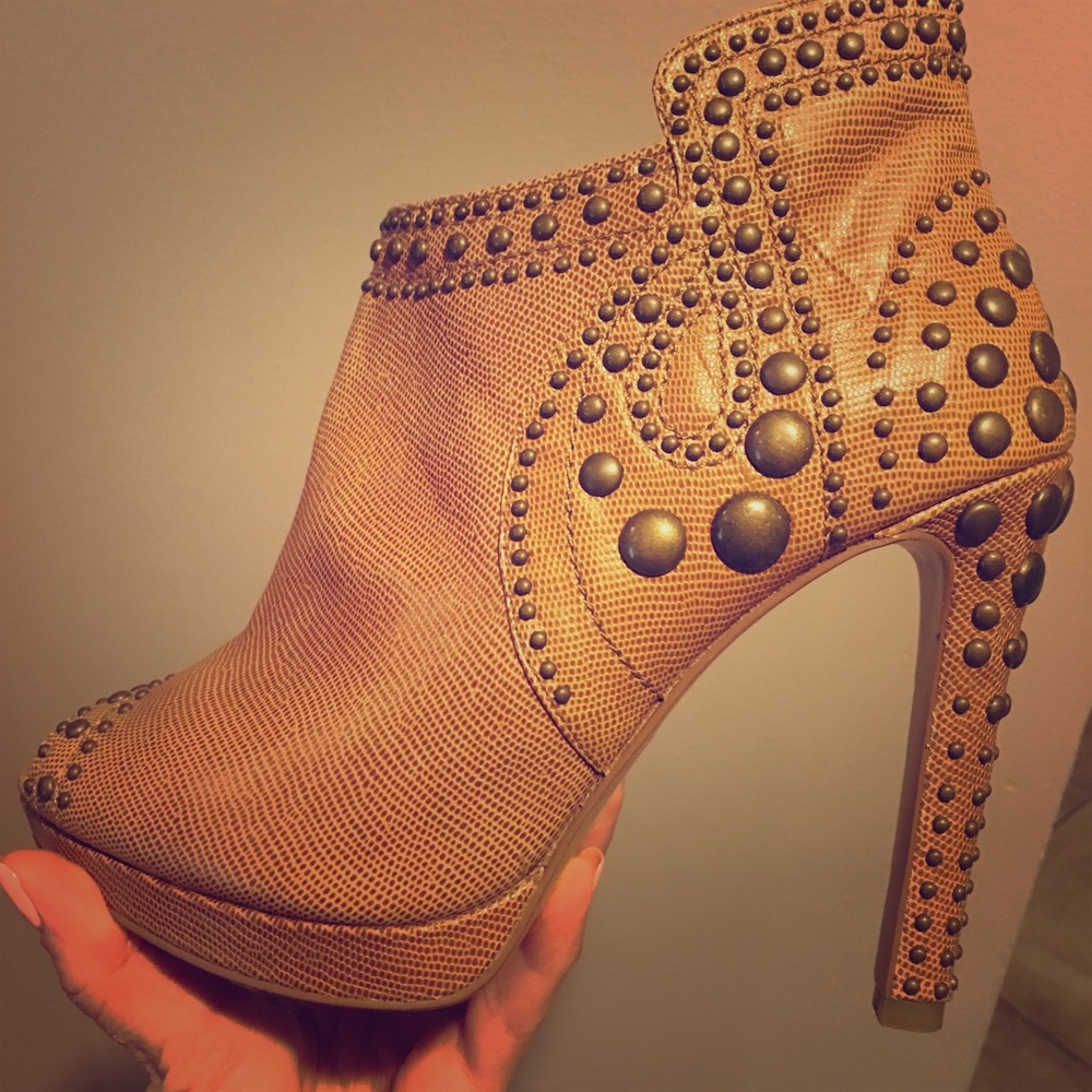 BCBG Embellished RARE shoes
